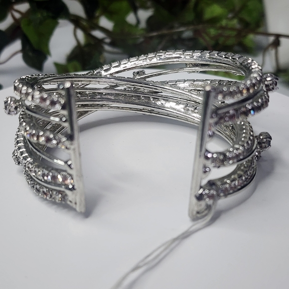 Silver Clear  Crystal Open Cuff Bracelet New - Picture 6 of 9